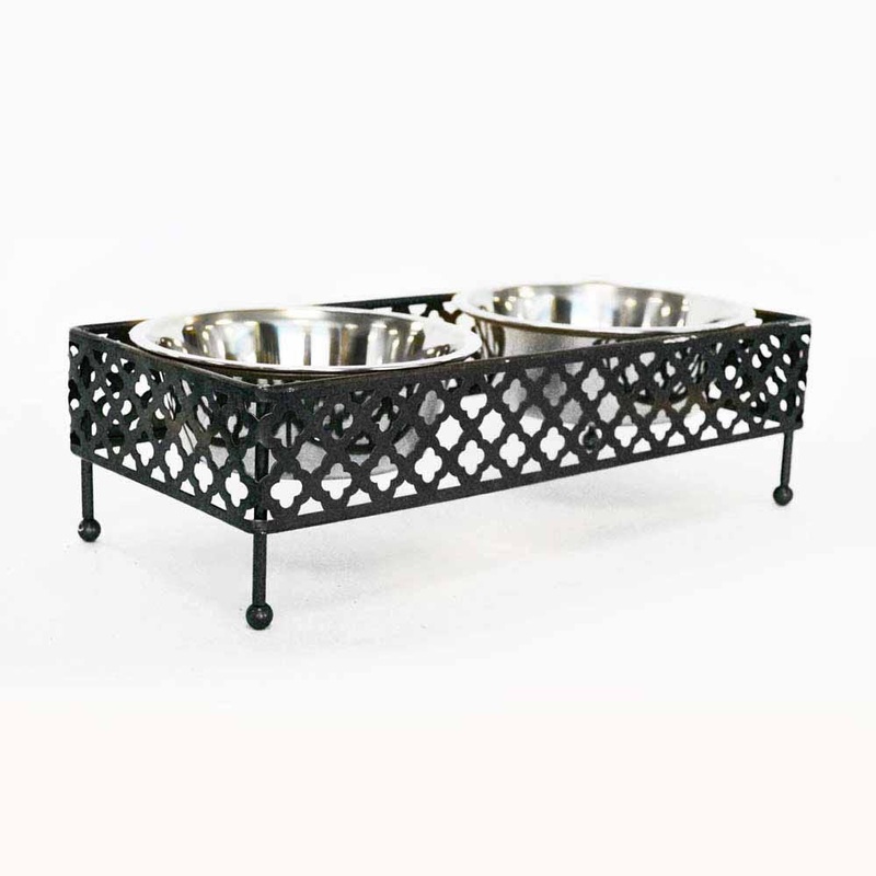 B & E Quarterfoil  Black 1 qrt Double Diner